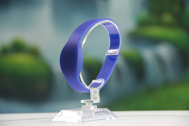 �轺���ߦ���ȶ����ص�